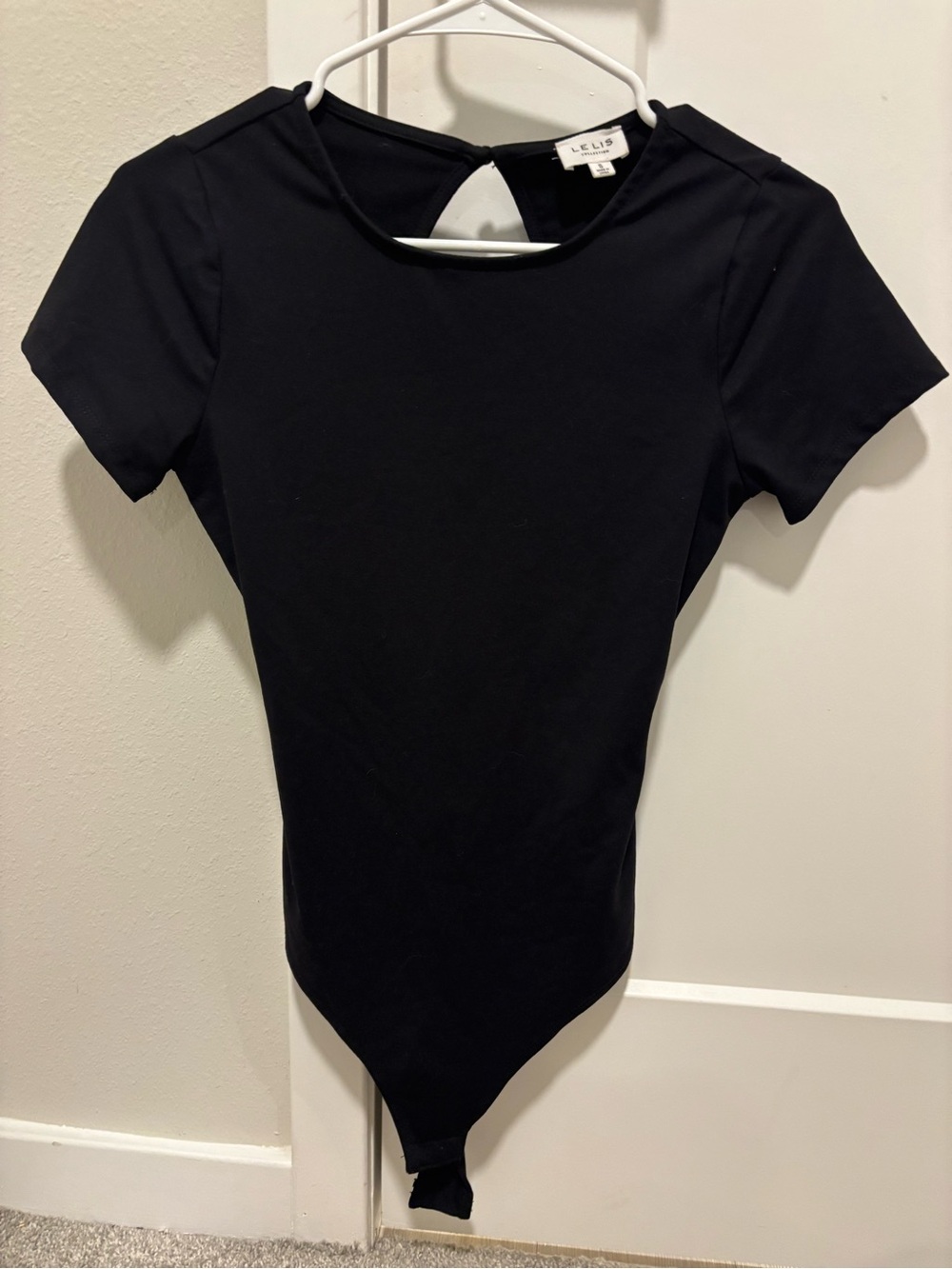 Le Lis Black Short-Sleeve Open Back Bodysuit